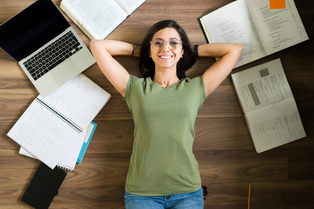 Δουλειά και διάβασμα