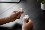 cleaning airpods