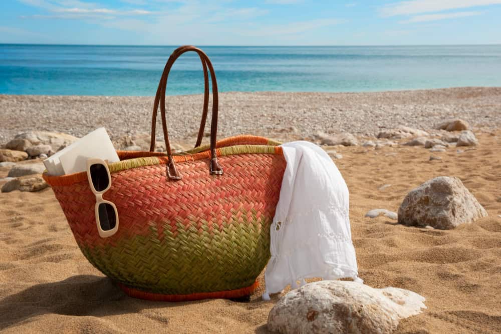 beach bag getting sand out