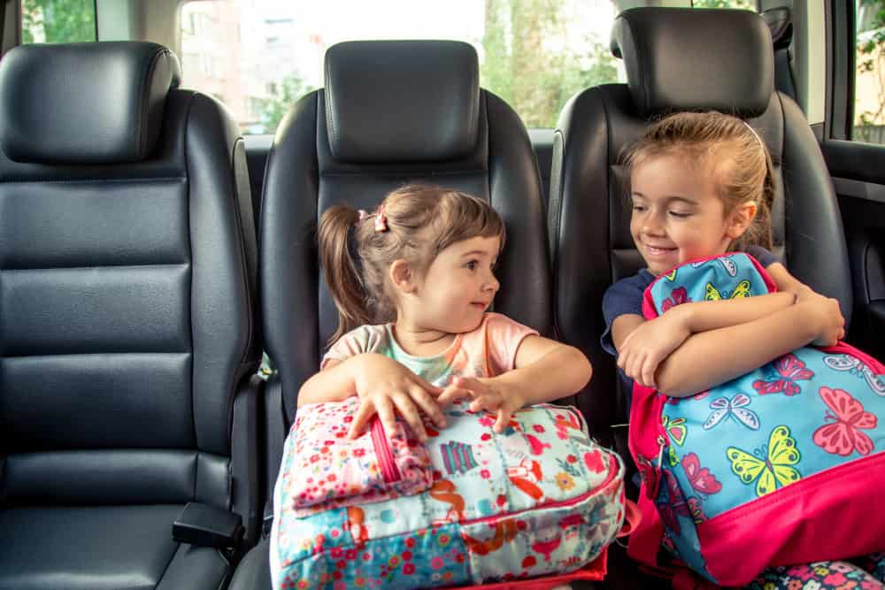 kids happy traveling