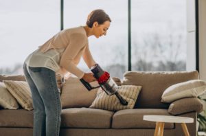 cleaning sofa pillows
