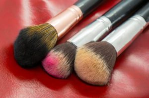 cleaning makeup brushes